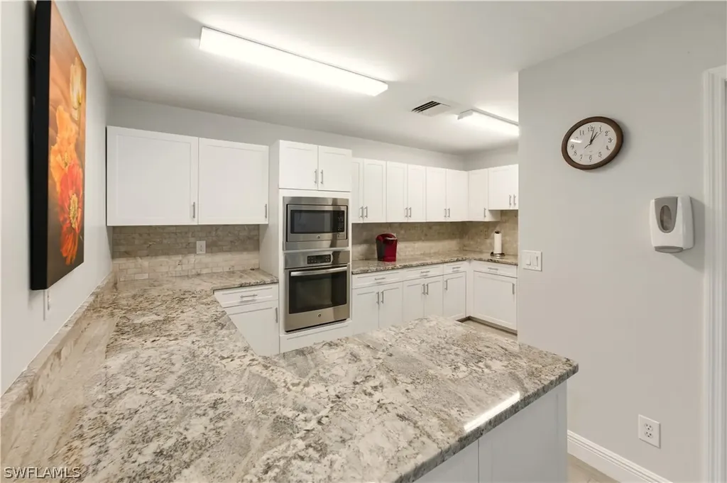 800 New Waterford Drive Naples FL 34104