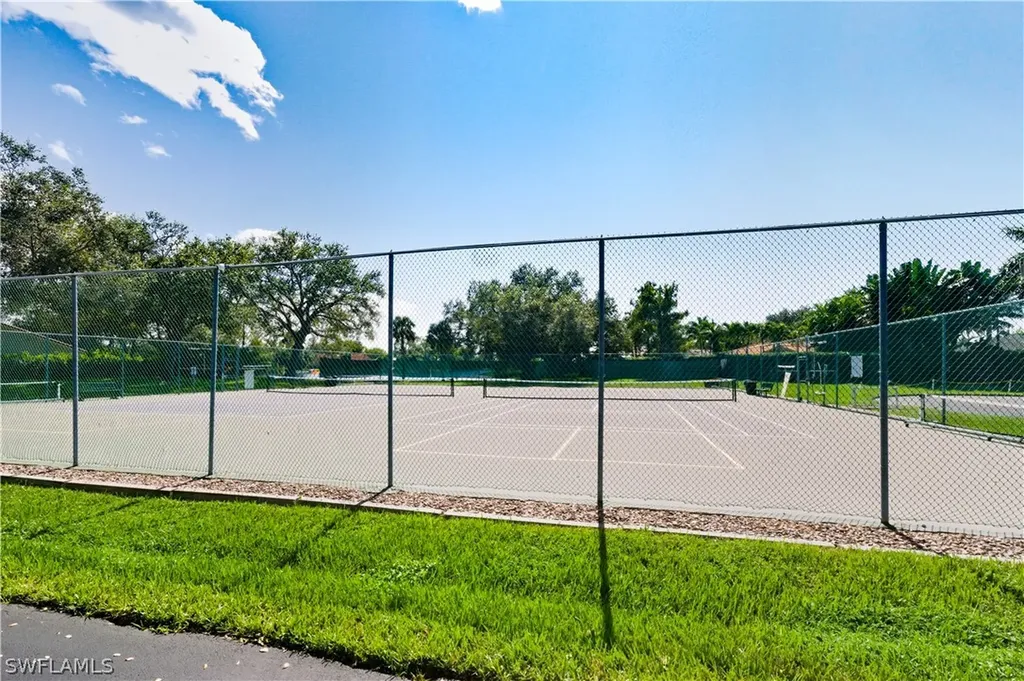 800 New Waterford Drive Naples FL 34104