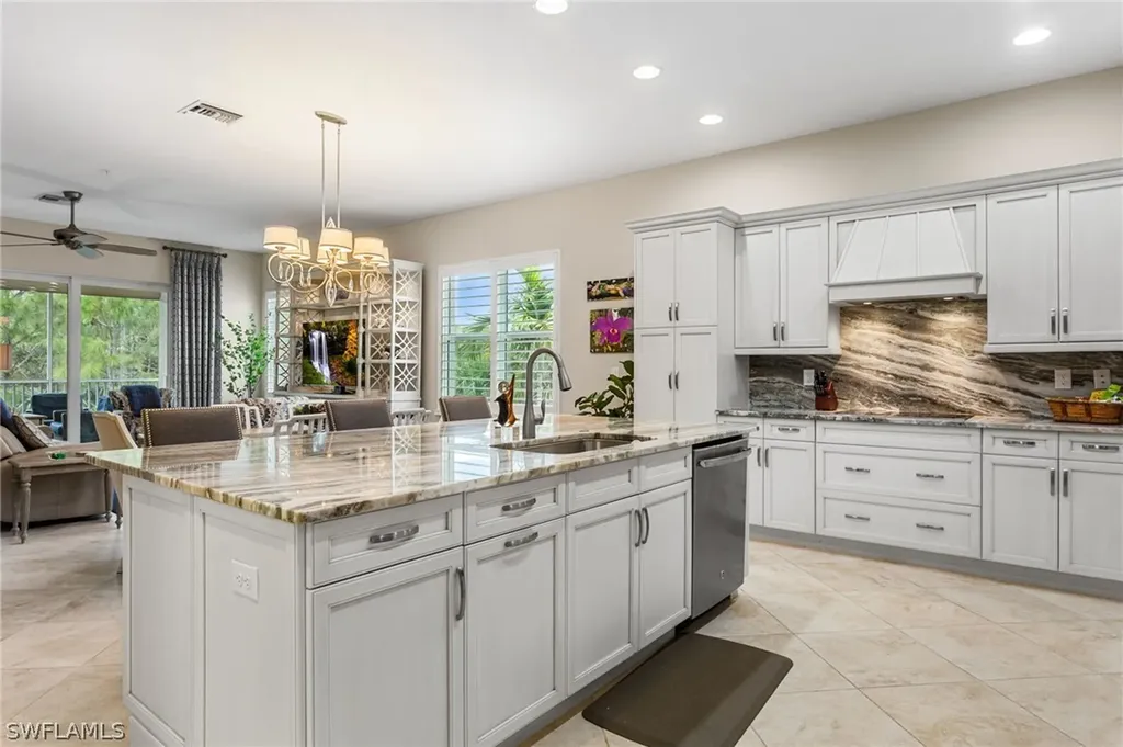 7825 Hawthorne Drive Naples FL 34113