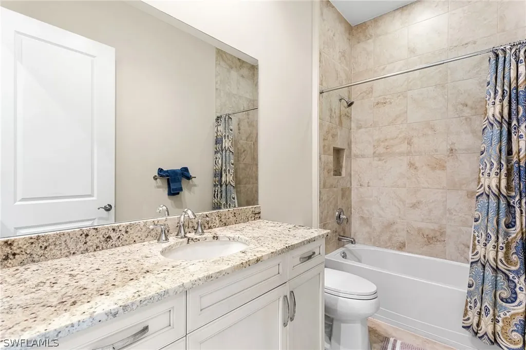 7825 Hawthorne Drive Naples FL 34113