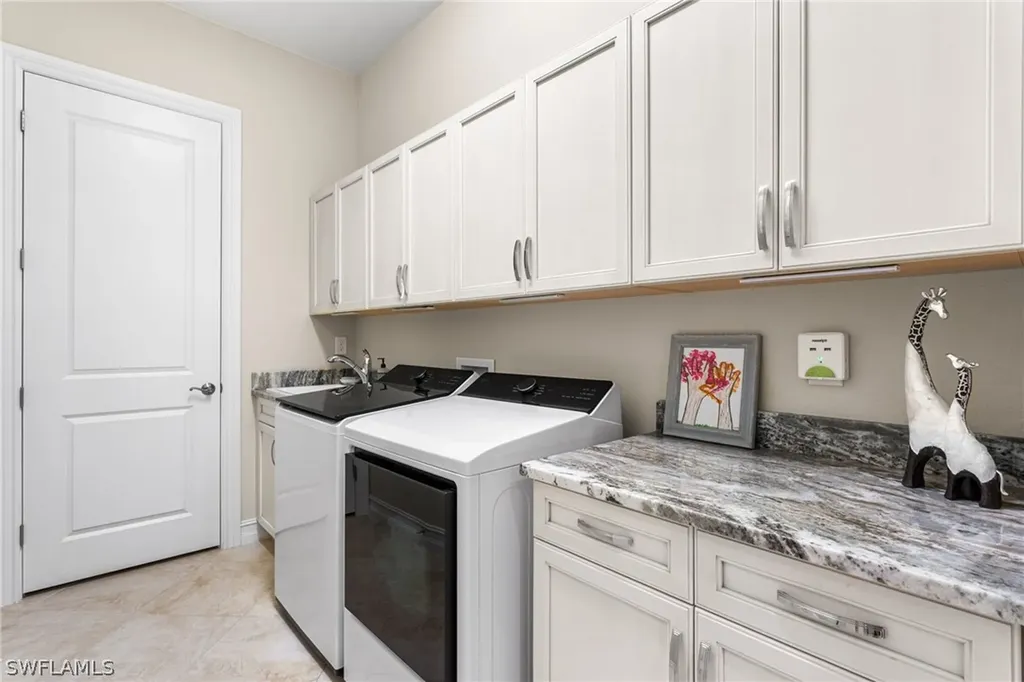 7825 Hawthorne Drive Naples FL 34113