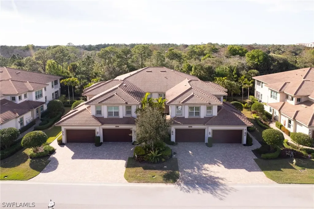 7825 Hawthorne Drive Naples FL 34113