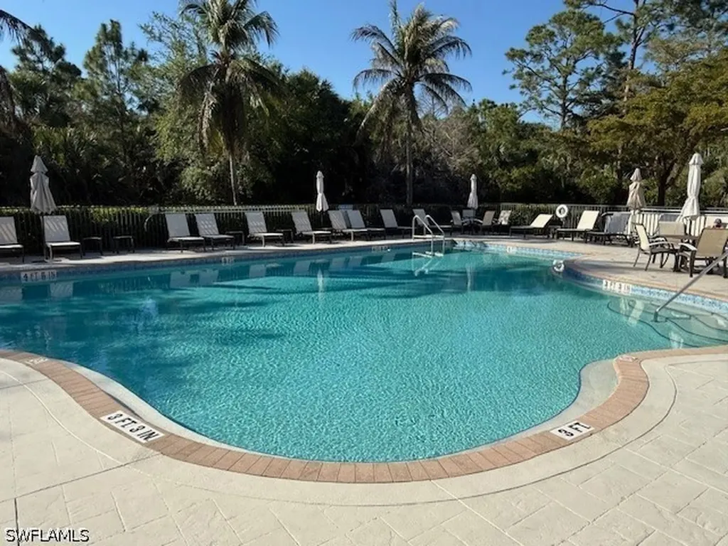 7825 Hawthorne Drive Naples FL 34113