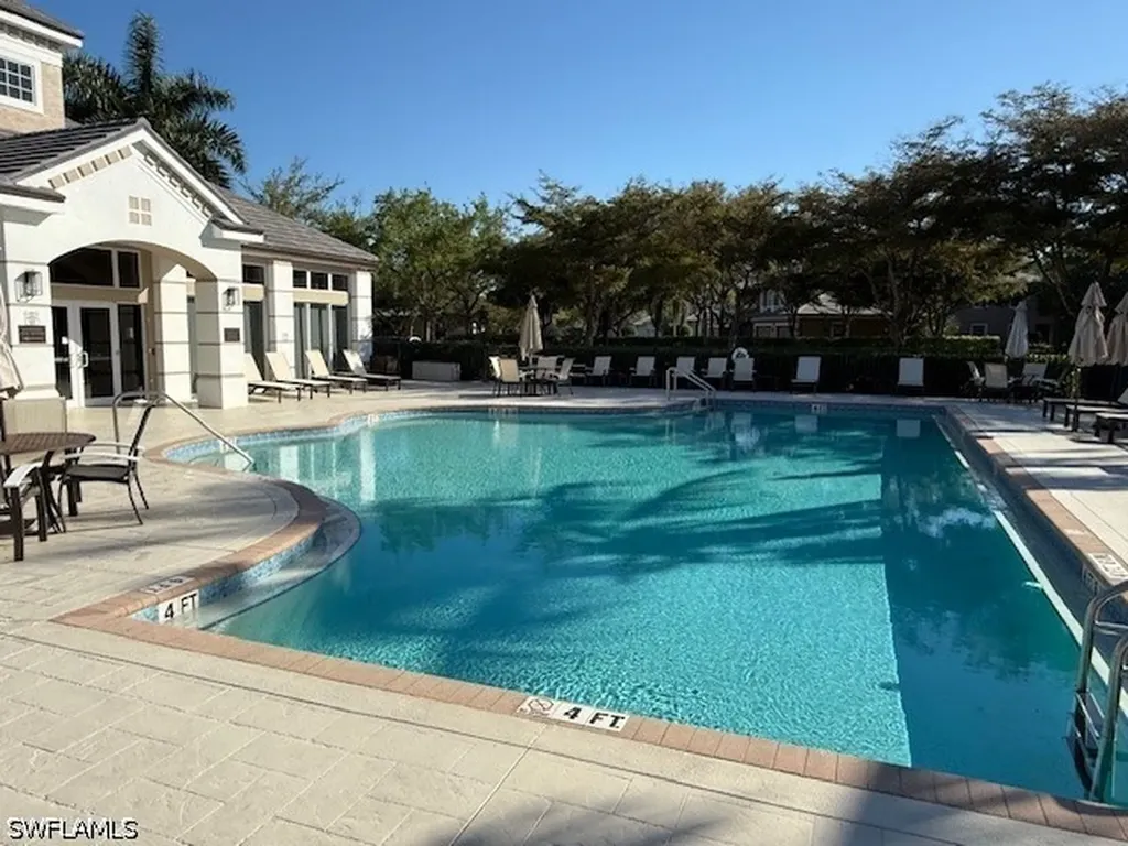 7825 Hawthorne Drive Naples FL 34113