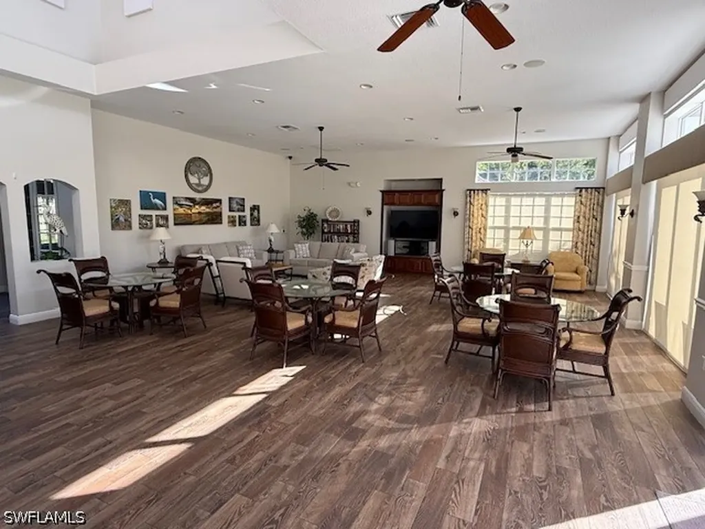 7825 Hawthorne Drive Naples FL 34113