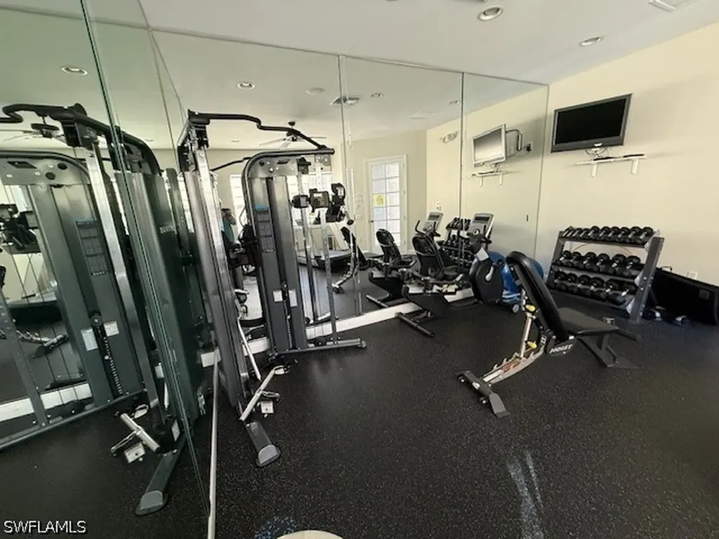 7825 Hawthorne Drive Naples FL 34113