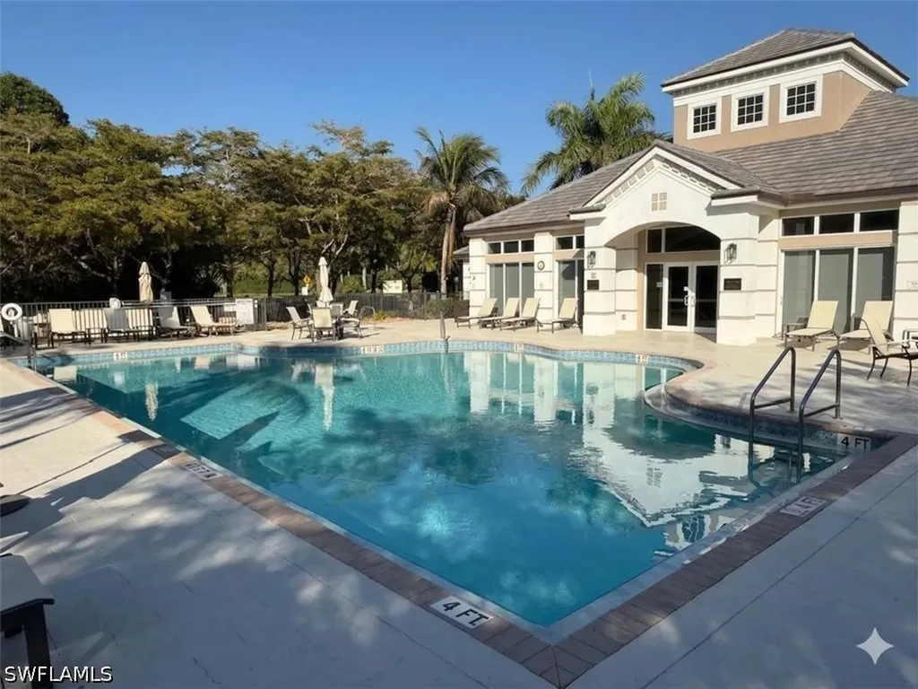 7825 Hawthorne Drive Naples FL 34113