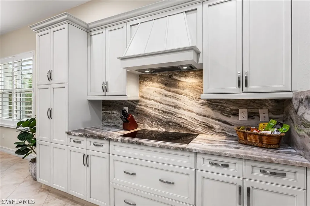 7825 Hawthorne Drive Naples FL 34113