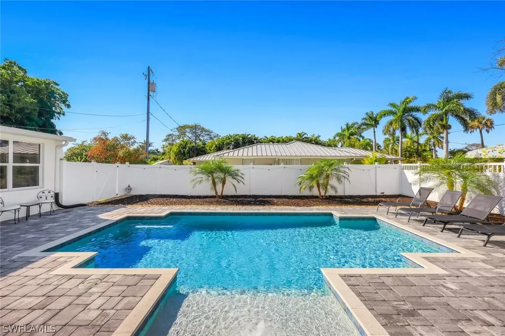 1321 Donna Drive Fort Myers FL 33919