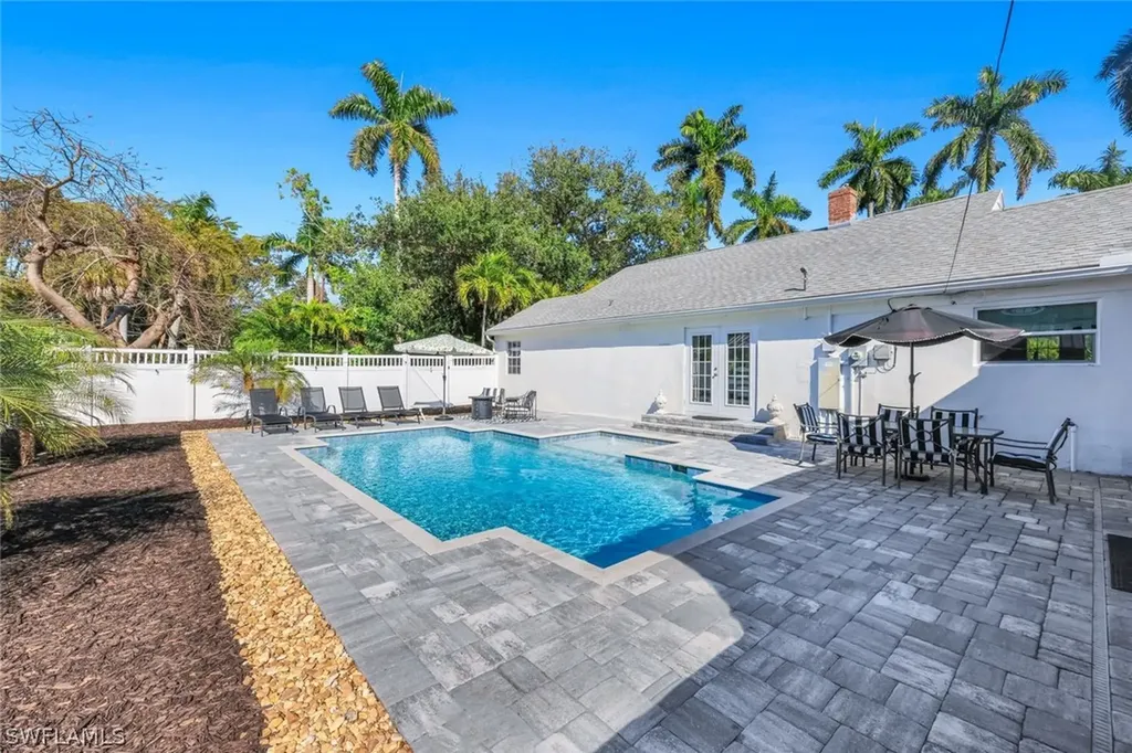 1321 Donna Drive Fort Myers FL 33919
