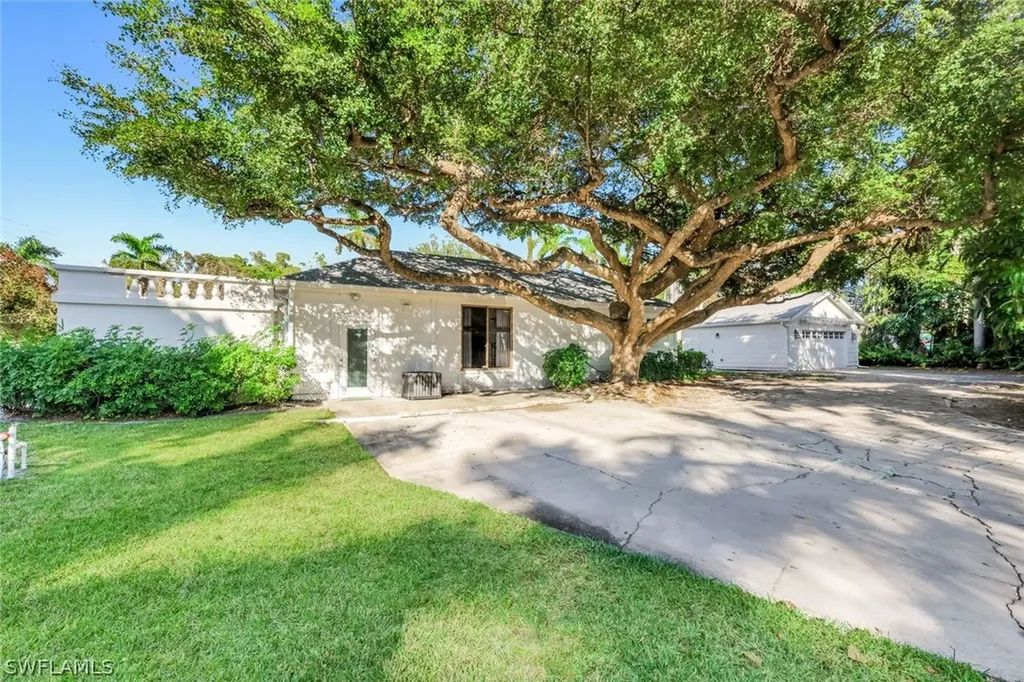 1321 Donna Drive Fort Myers FL 33919