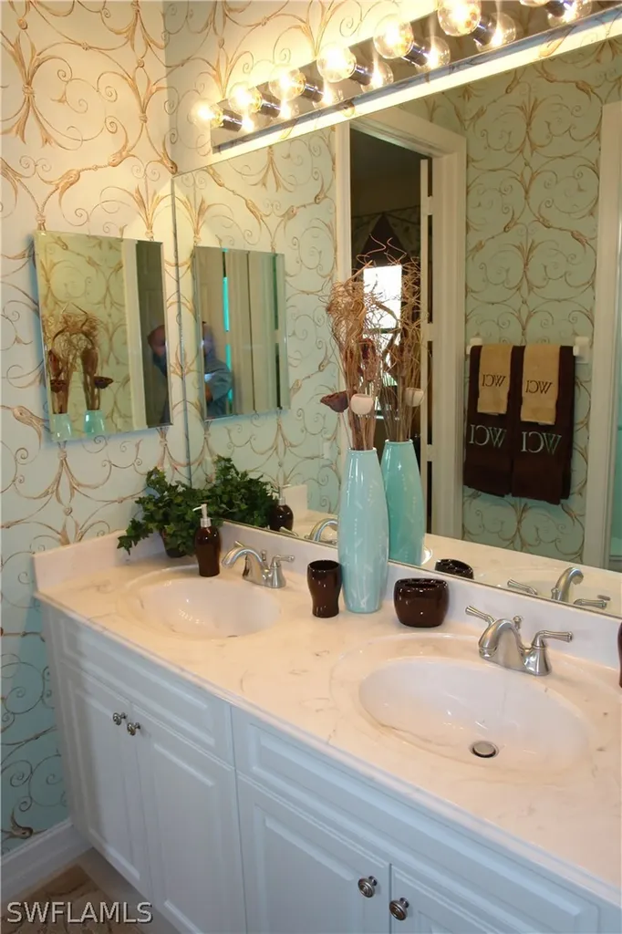 10142 Avalon Lake Circle Fort Myers FL 33913