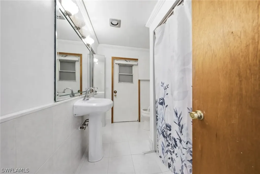 5050 32nd Avenue SW Naples FL 34116
