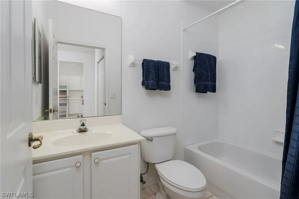 3972 Bishopwood Court E Naples FL 34114