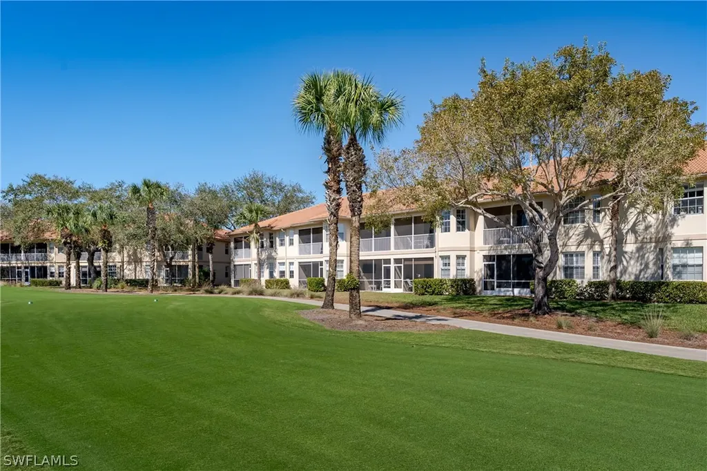 3972 Bishopwood Court E Naples FL 34114