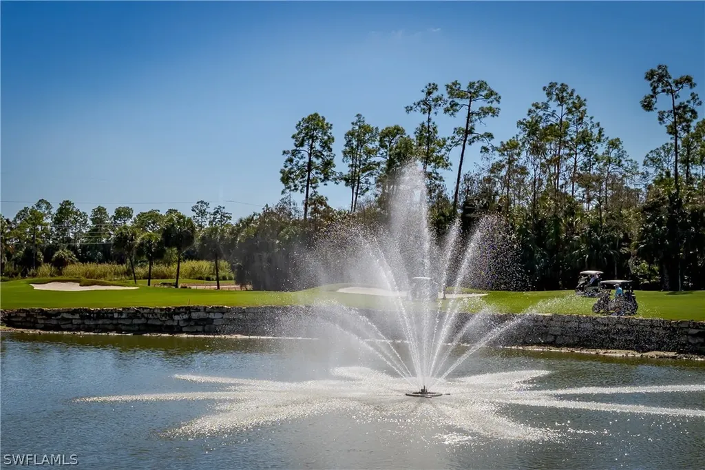 3972 Bishopwood Court E Naples FL 34114