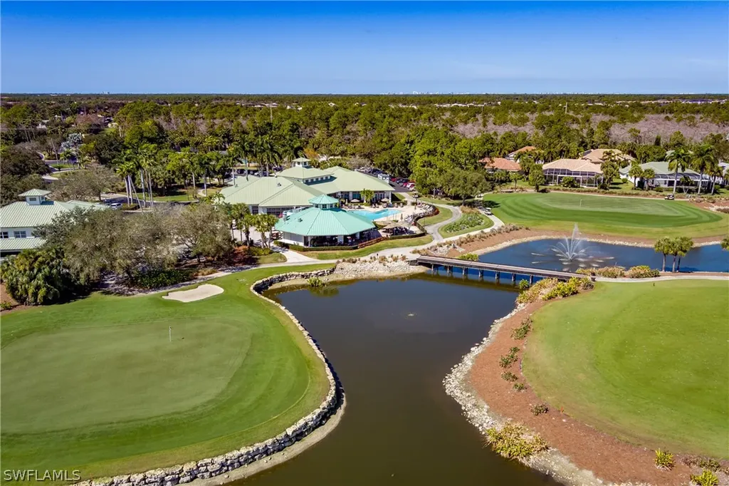 3972 Bishopwood Court E Naples FL 34114