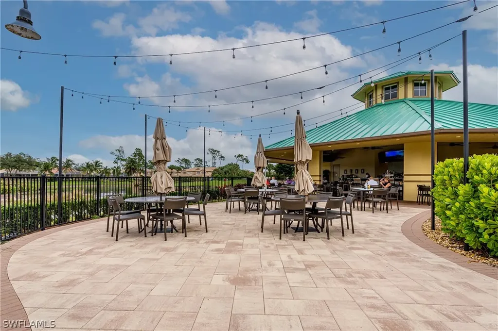 3972 Bishopwood Court E Naples FL 34114