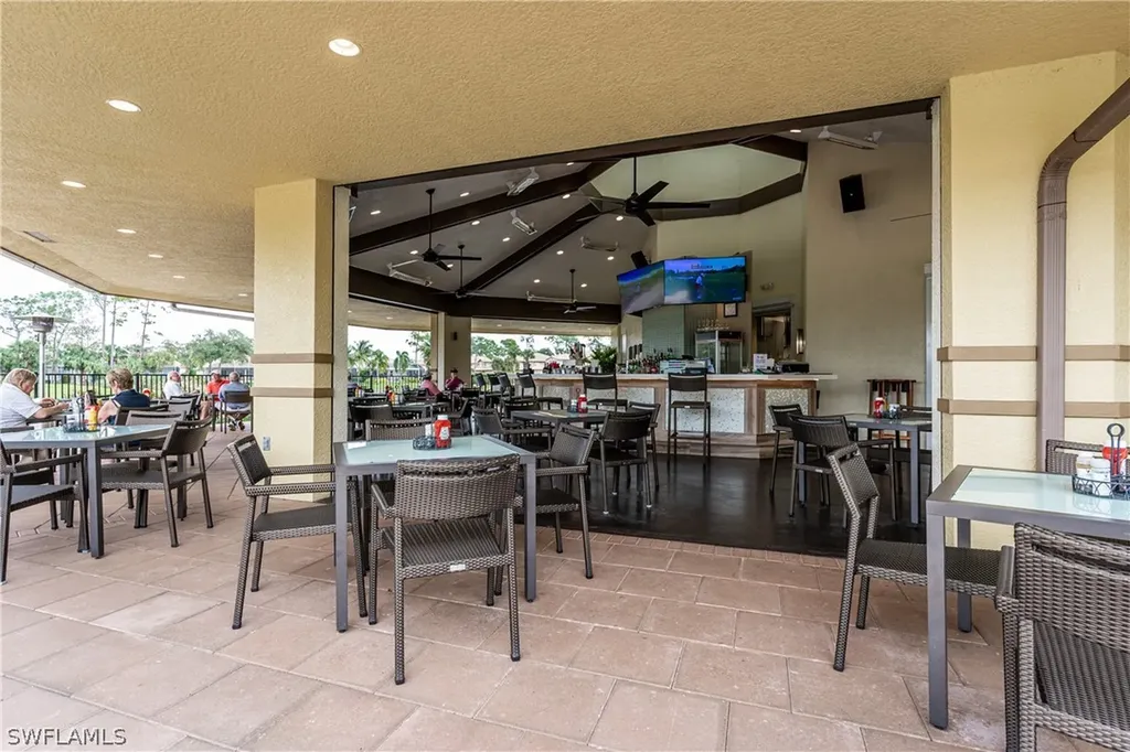 3972 Bishopwood Court E Naples FL 34114