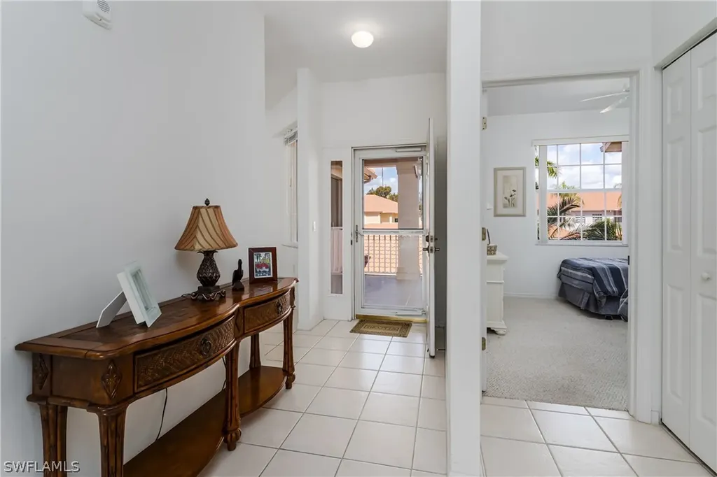 3972 Bishopwood Court E Naples FL 34114