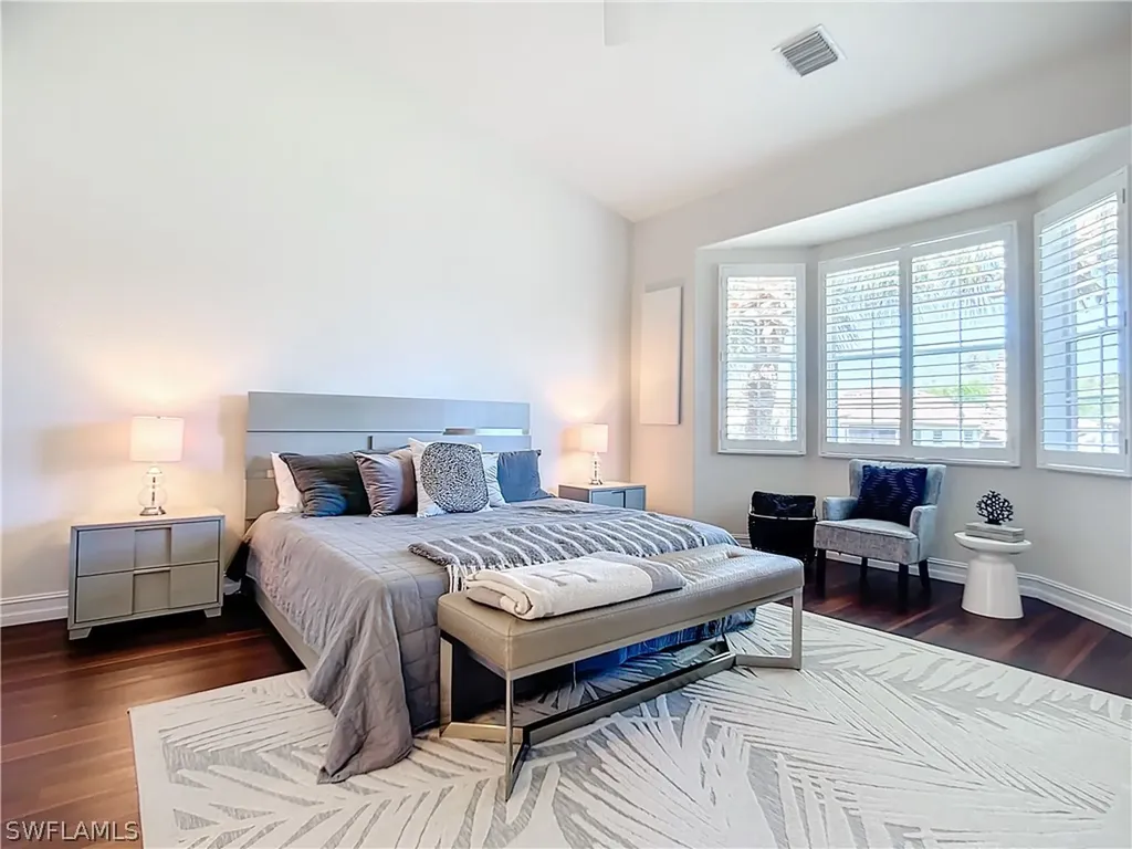 4752 Stratford Court Naples FL 34105