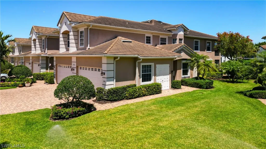 4752 Stratford Court Naples FL 34105