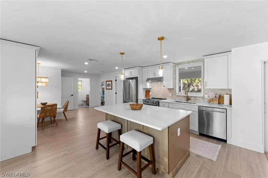 548 Boulder Drive Sanibel FL 33957
