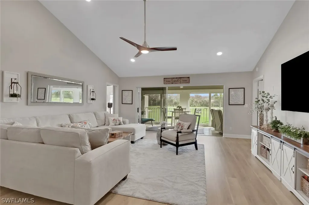 Naples FL, 253 Via Perignon, Unit 18-3