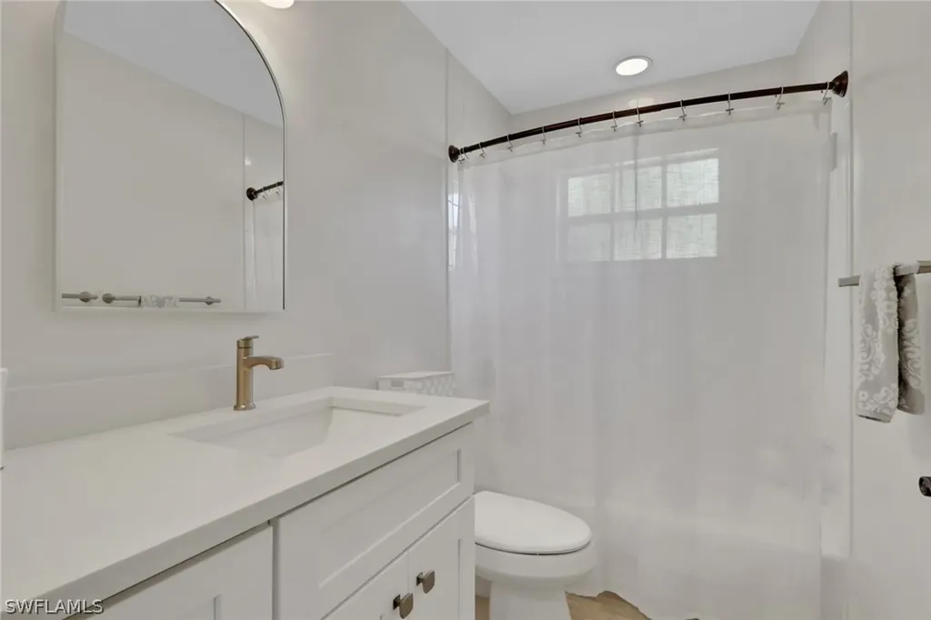253 Via Perignon Naples FL 34119