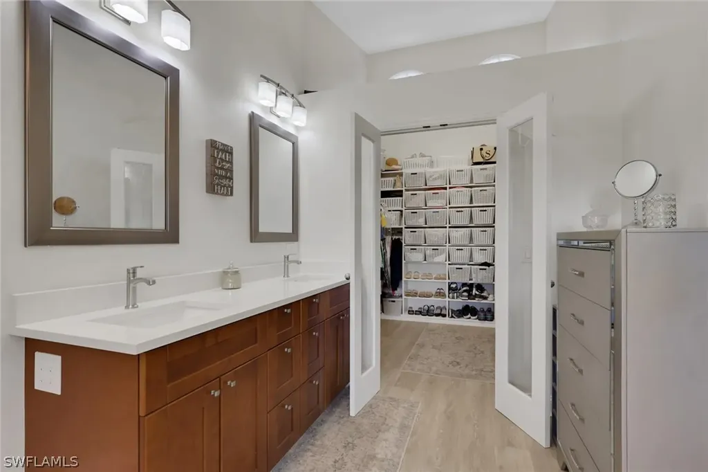 253 Via Perignon Naples FL 34119