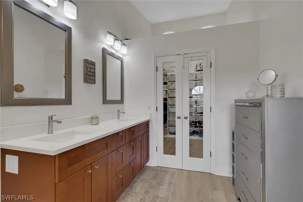 253 Via Perignon Naples FL 34119