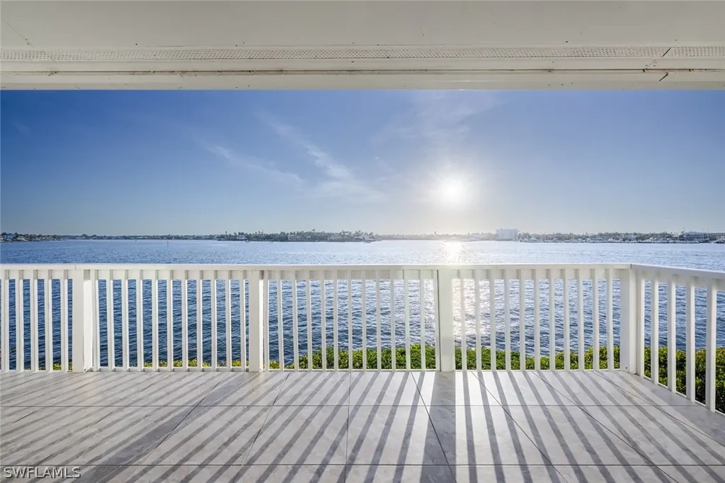 1302 Chesapeake Avenue Naples FL 34102
