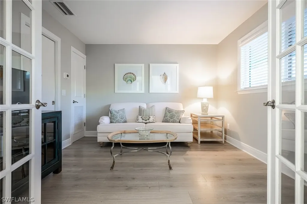 1302 Chesapeake Avenue Naples FL 34102