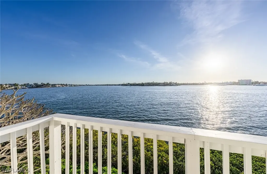 1302 Chesapeake Avenue Naples FL 34102