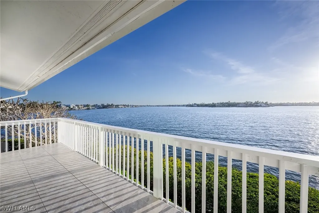 1302 Chesapeake Avenue Naples FL 34102
