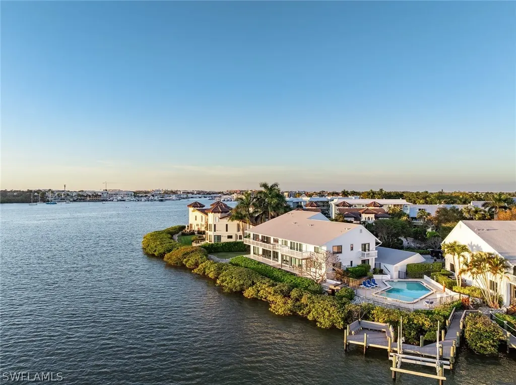1302 Chesapeake Avenue Naples FL 34102