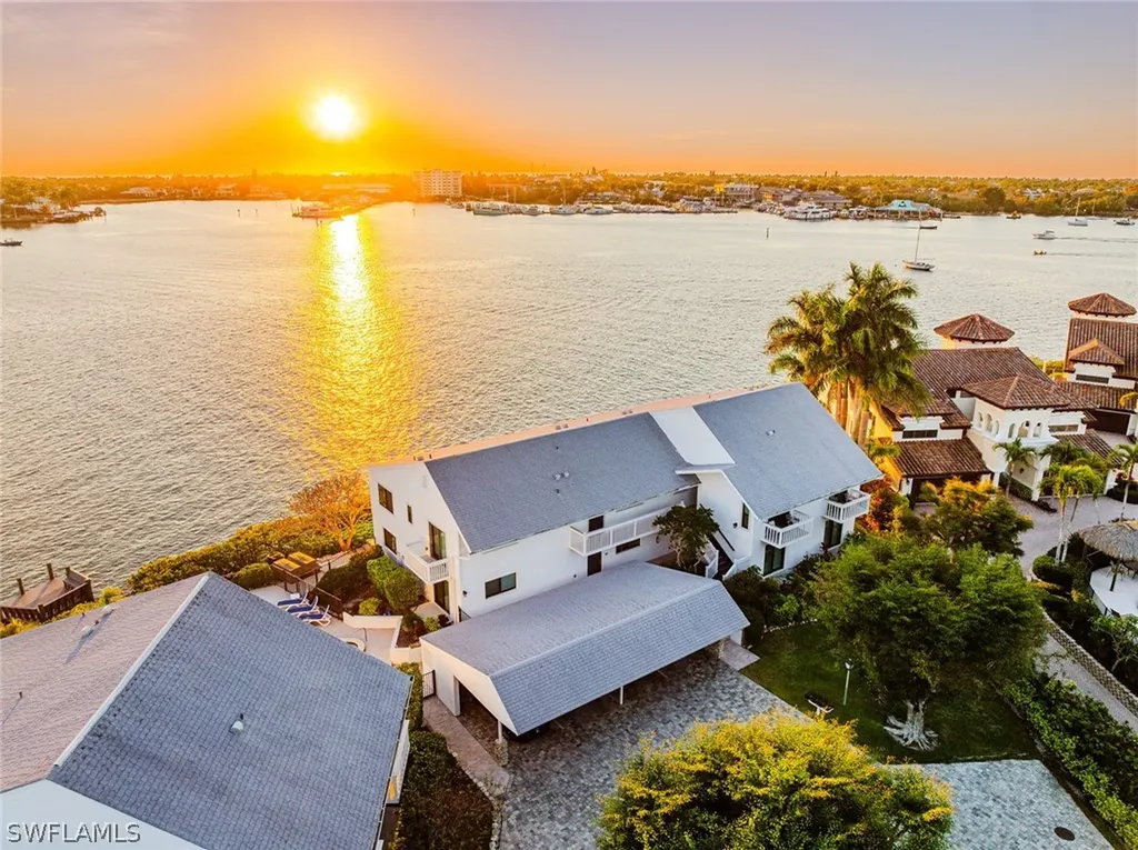 1302 Chesapeake Avenue Naples FL 34102