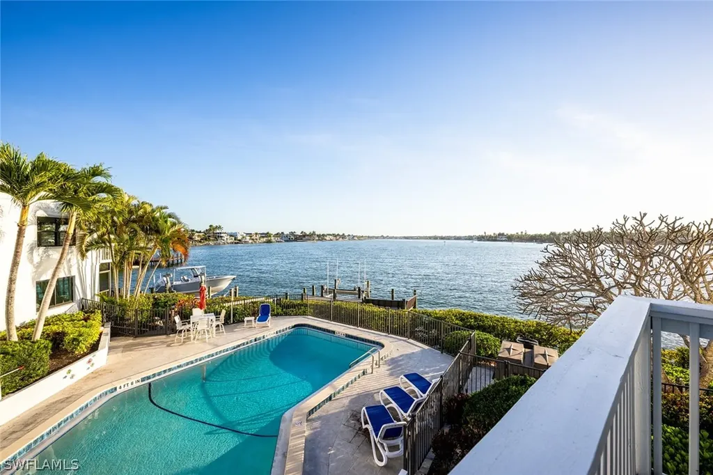 1302 Chesapeake Avenue Naples FL 34102