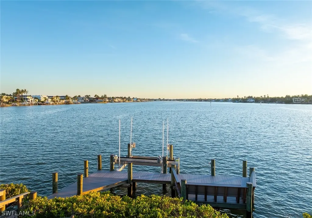 1302 Chesapeake Avenue Naples FL 34102