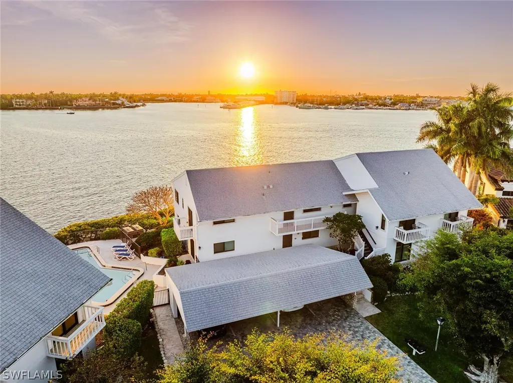 1302 Chesapeake Avenue Naples FL 34102