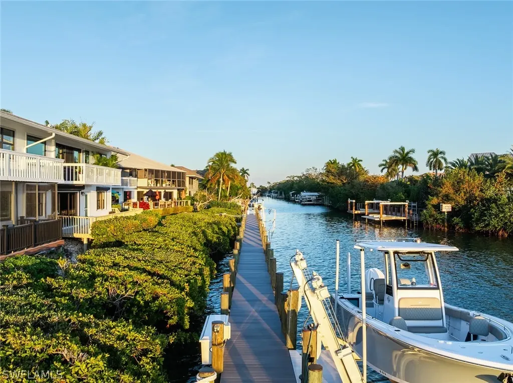 1302 Chesapeake Avenue Naples FL 34102