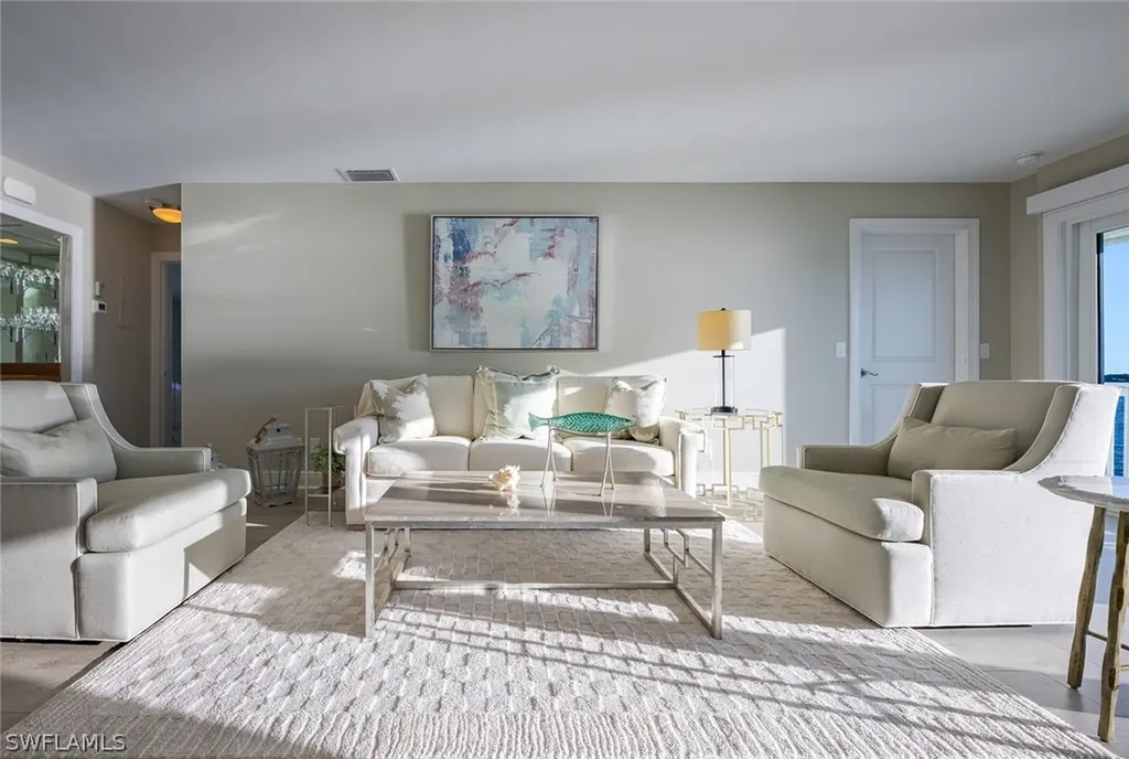 1302 Chesapeake Avenue Naples FL 34102