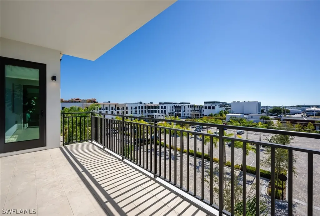 1130 3rd Avenue S Naples FL 34102