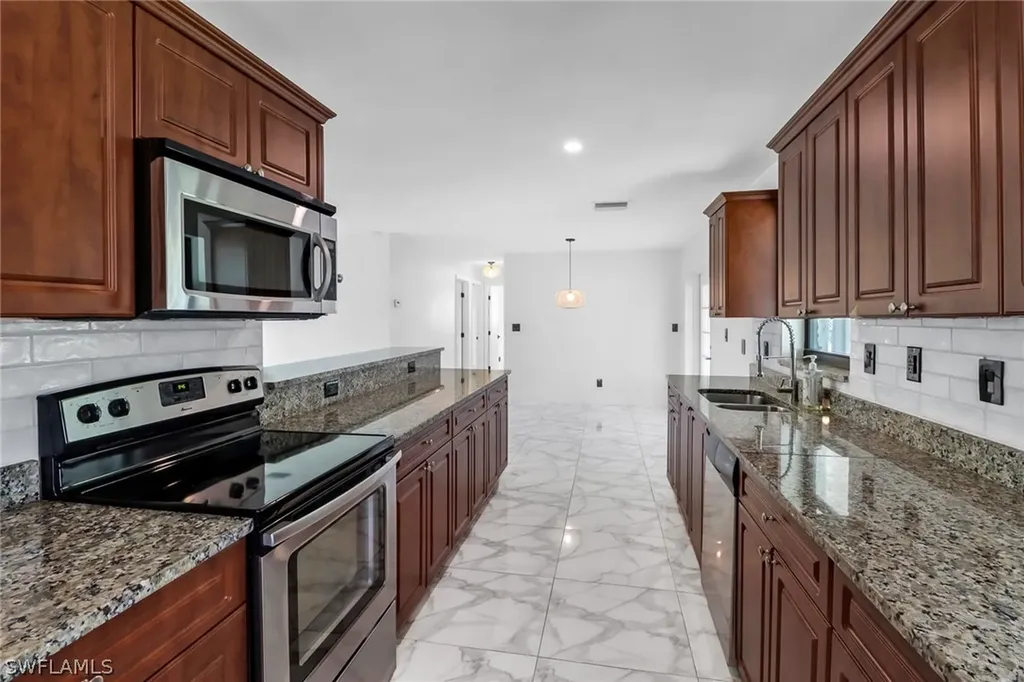 18659 Sarasota Road Fort Myers FL 33967