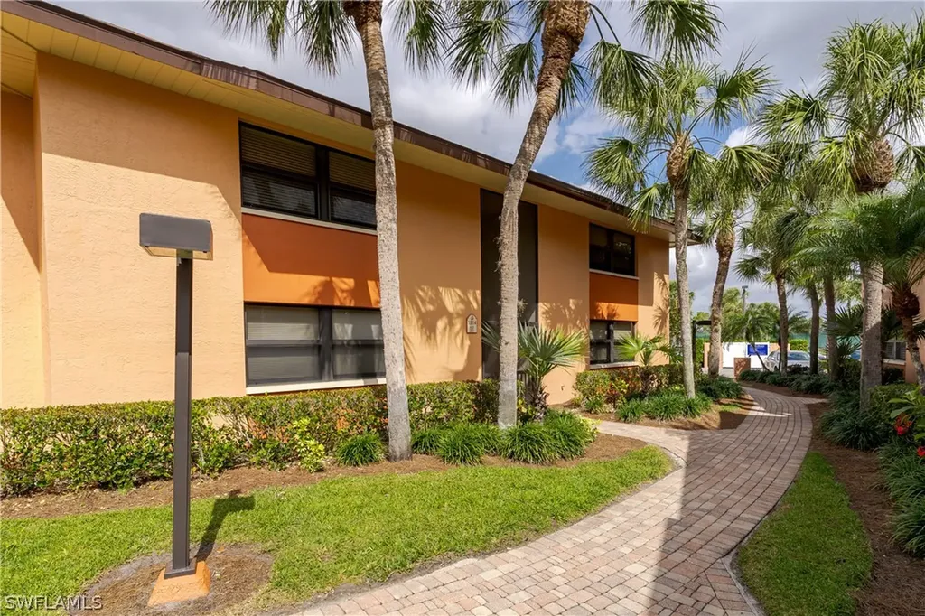1514 Mainsail Drive Naples FL 34114