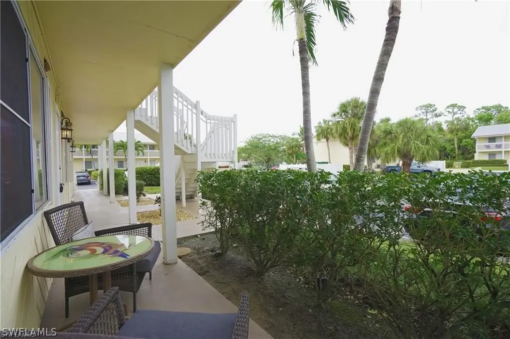 4635 Bayshore Drive Naples FL 34112