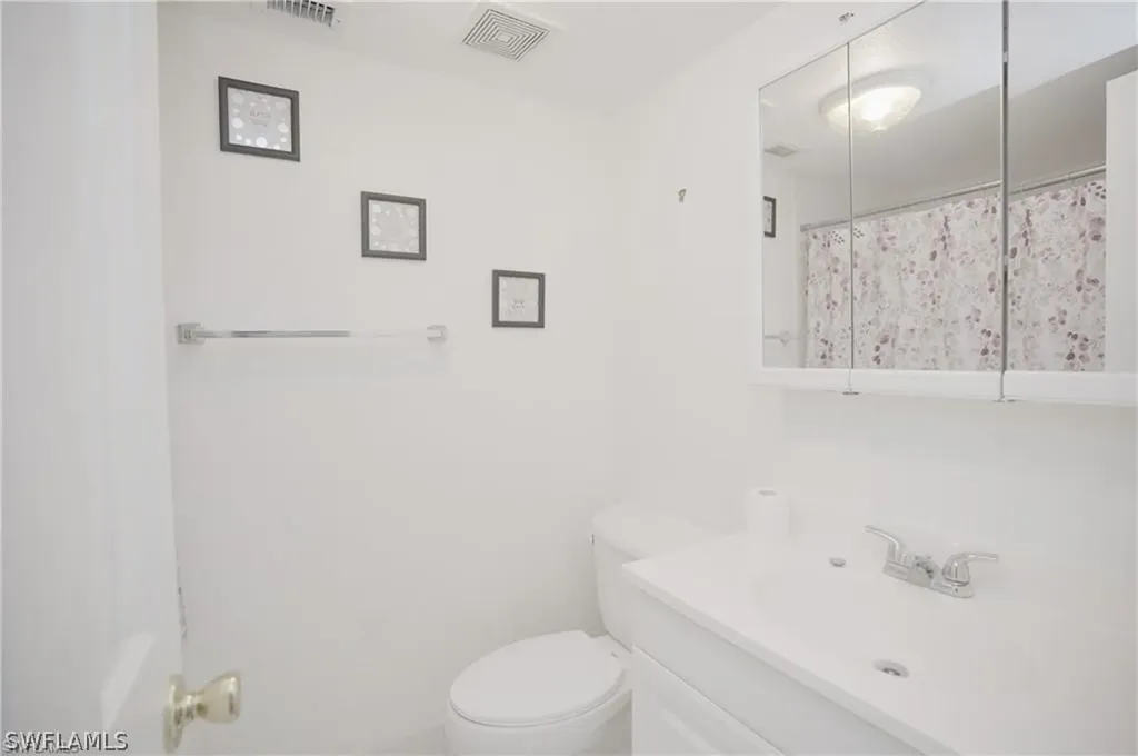 4635 Bayshore Drive Naples FL 34112