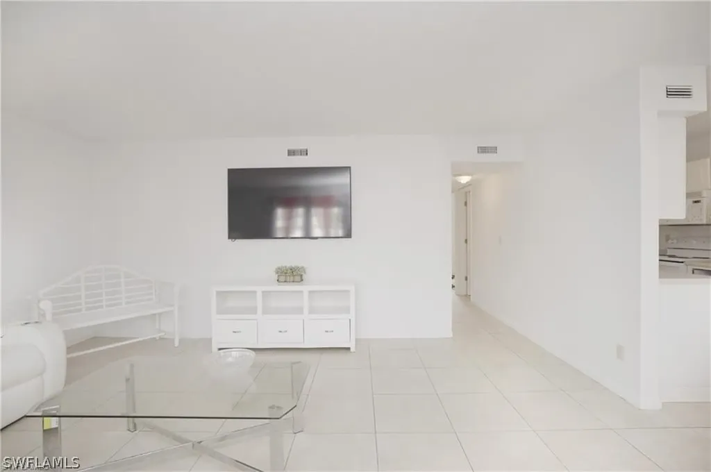 4635 Bayshore Drive Naples FL 34112
