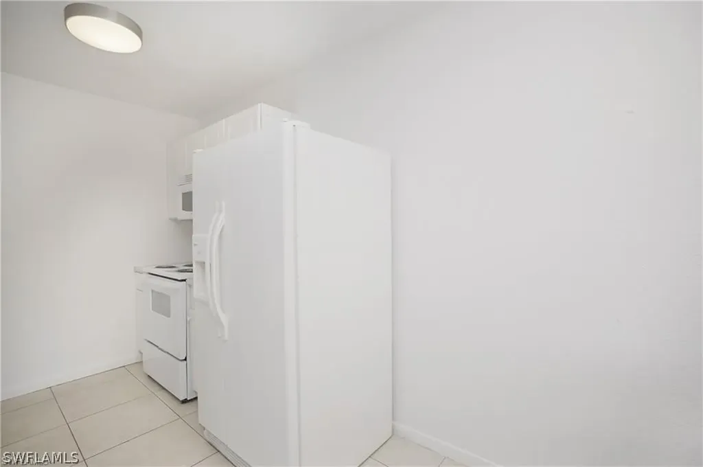 4635 Bayshore Drive Naples FL 34112