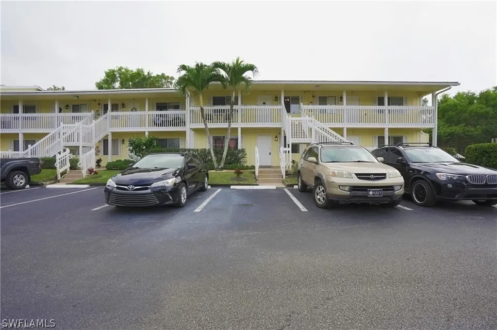 4635 Bayshore Drive Naples FL 34112